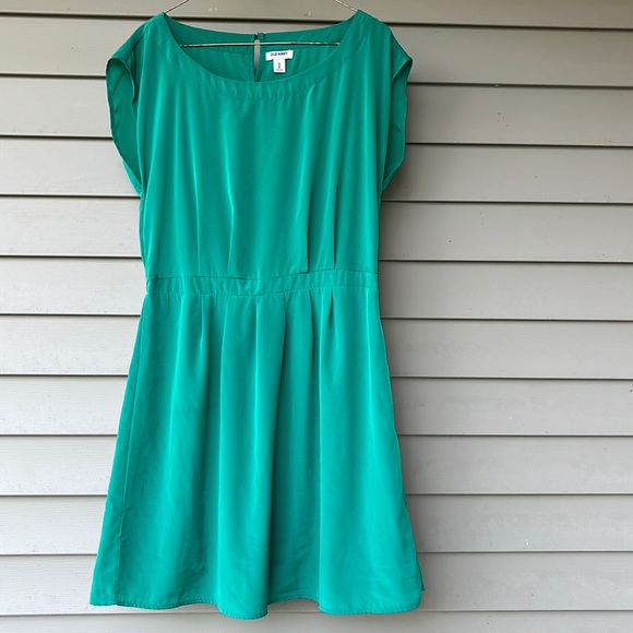 Old Navy Dresses & Skirts - EUC Old Navy bright green dress